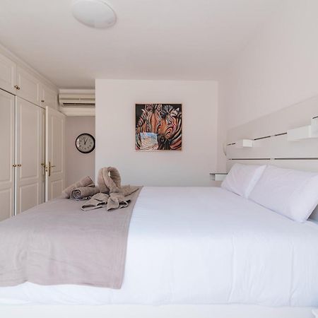 Comfortable 4-Bedroom Villa With Private Gardens Costa Adeje  Exterior photo