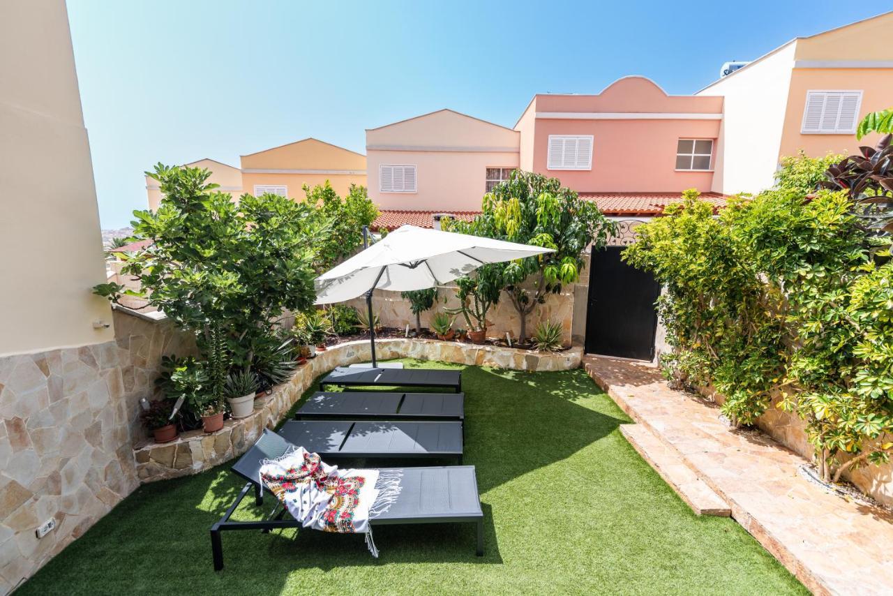 Comfortable 4-Bedroom Villa With Private Gardens Costa Adeje  Exterior photo